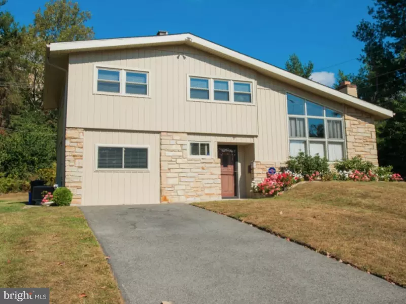 8 RED ROWEN LN, Plymouth Meeting, PA 19462