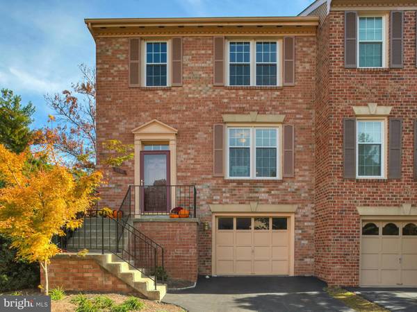 5937 WOODFIELD ESTATES DR, Alexandria, VA 22310