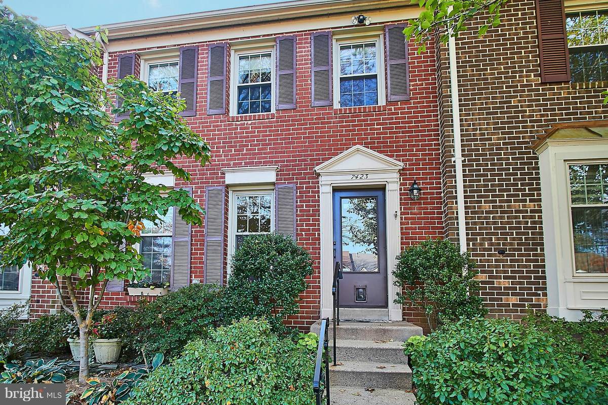 Annandale, VA 22003,7423 ADAMS PARK CT