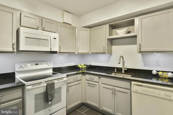 5901 MOUNT EAGLE DR #1411, Alexandria, VA 22303