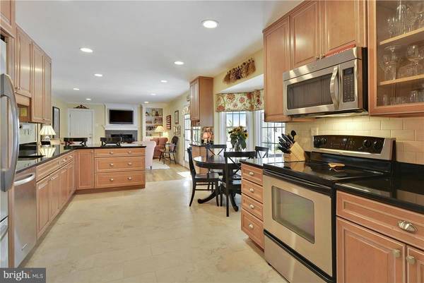 Mclean, VA 22102,1318 TITANIA LN