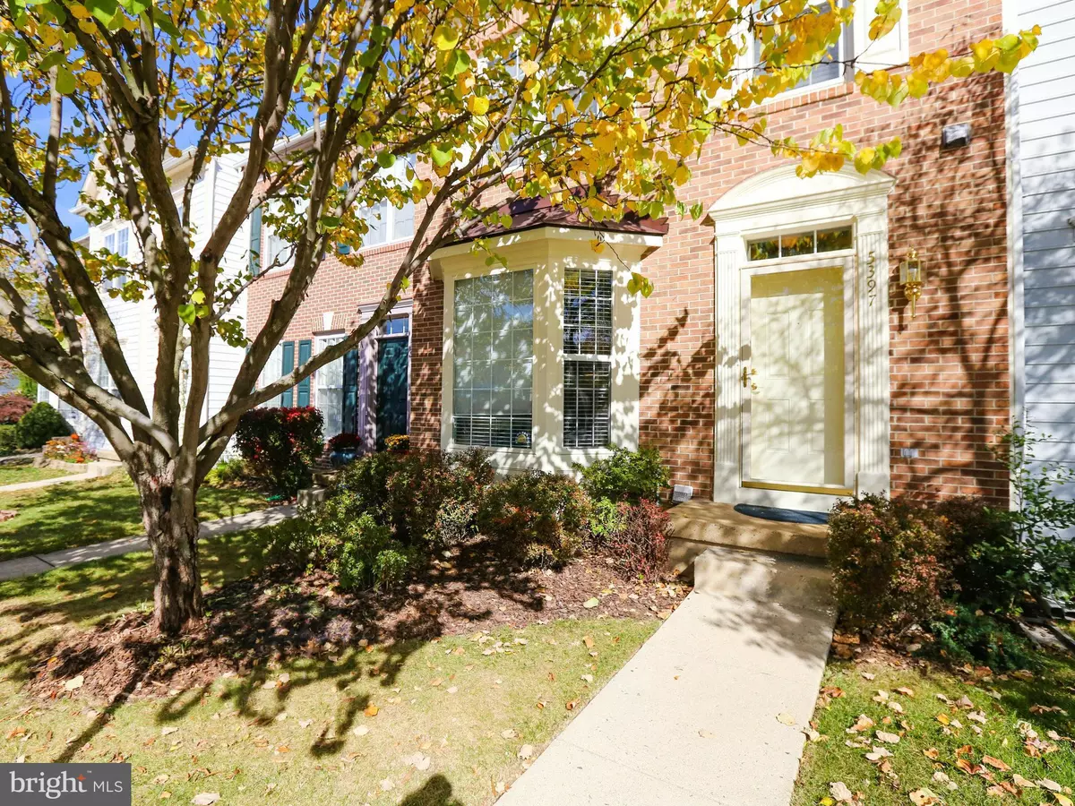 Alexandria, VA 22312,5397 SUMMER LEAF LN