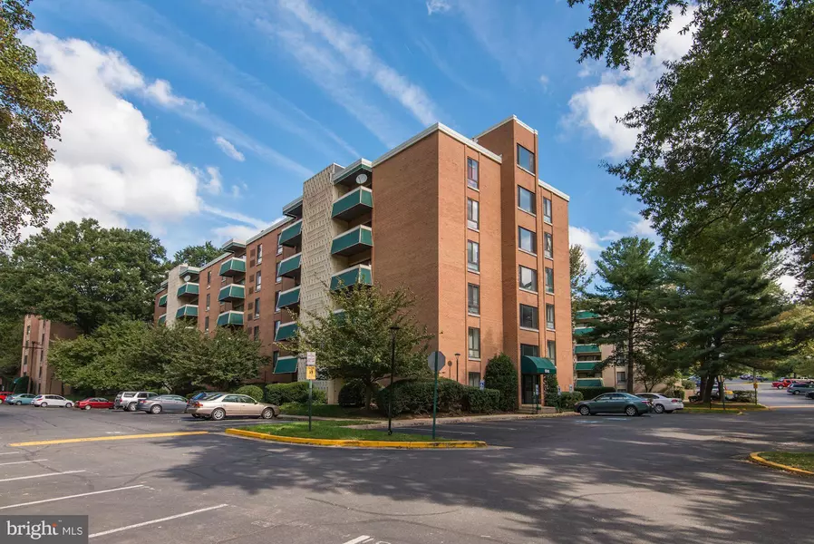 6141 LEESBURG PIKE #506, Falls Church, VA 22041