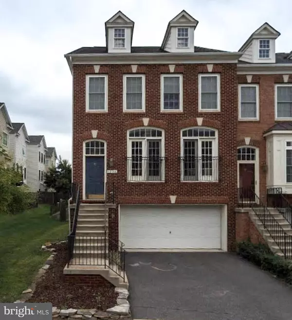 12164 CALDICOT LN, Fairfax, VA 22030