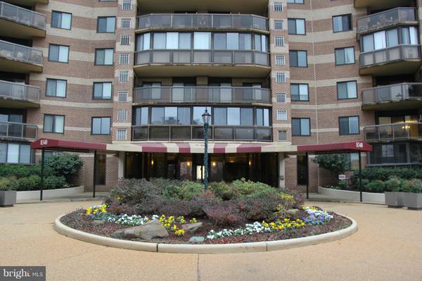 8340 GREENSBORO DR #203, Mclean, VA 22102