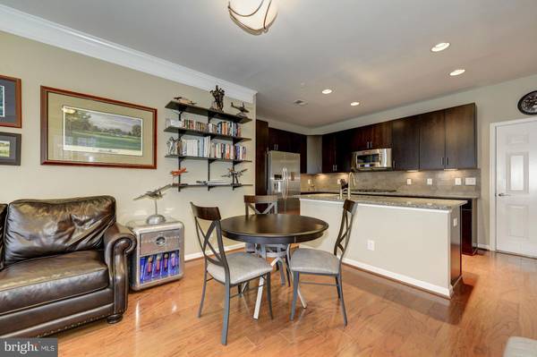 Fairfax, VA 22031,3002 RITTENHOUSE CIR #25