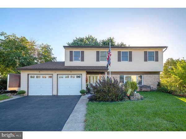 1 MARTHA CIR, Fairless Hills, PA 19054