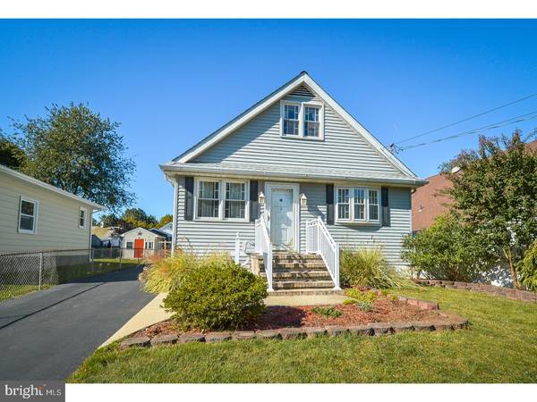 8 IDA AVE, Morrisville, PA 19067