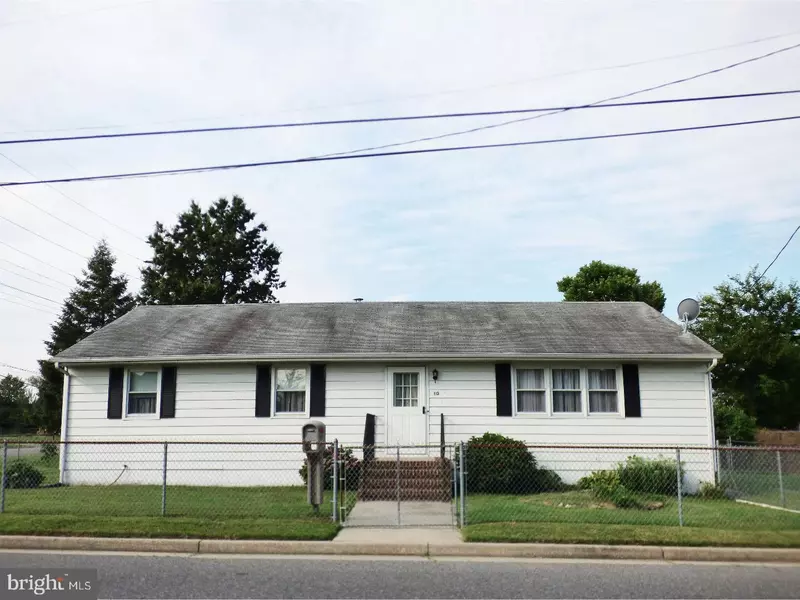 10 6TH AVE, Carneys Point, NJ 08069