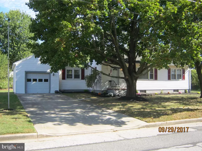 425 ERIE AVE, Carneys Point, NJ 08069