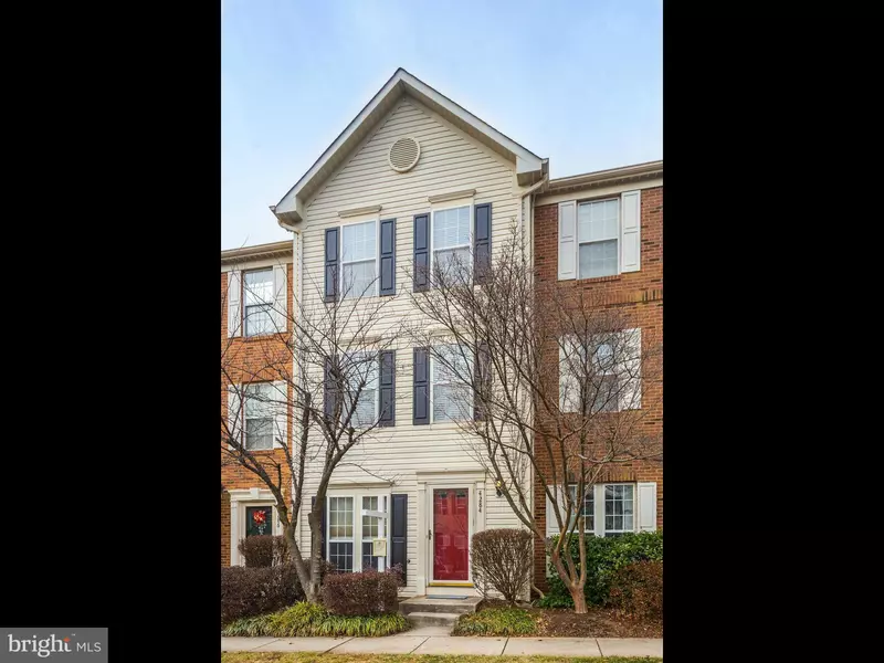 4284 WHEELED CAISSON SQ, Fairfax, VA 22033