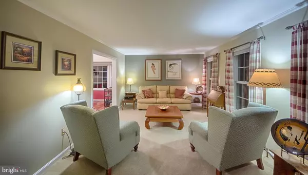 Fairfax Station, VA 22039,8057 OAK CREST LN