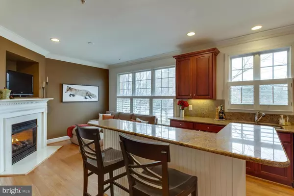 Mclean, VA 22101,6800 THOMPSON CREST CT