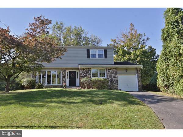 4 CEDAR PL, Lafayette Hill, PA 19444