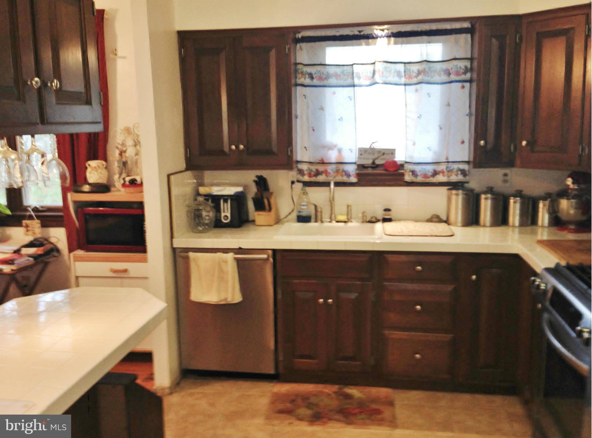 Glen Burnie, MD 21061,7037 CRESTHAVEN