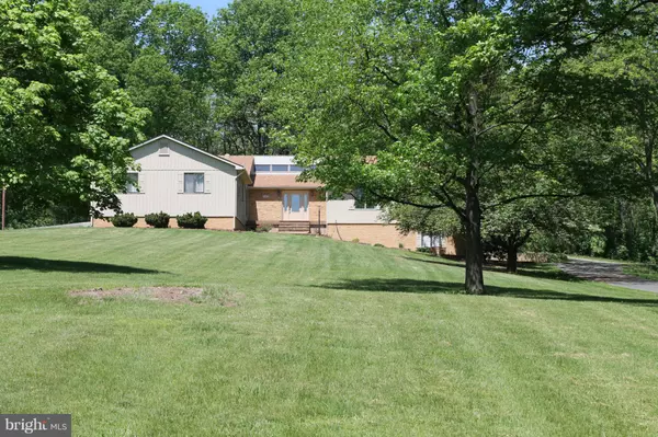 521 DEHAVEN DR, Clear Brook, VA 22624