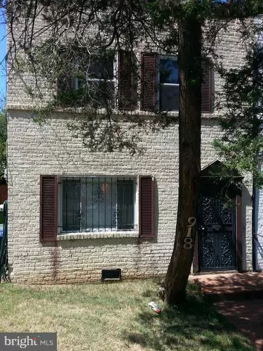 918 46TH ST NE, Washington, DC 20019