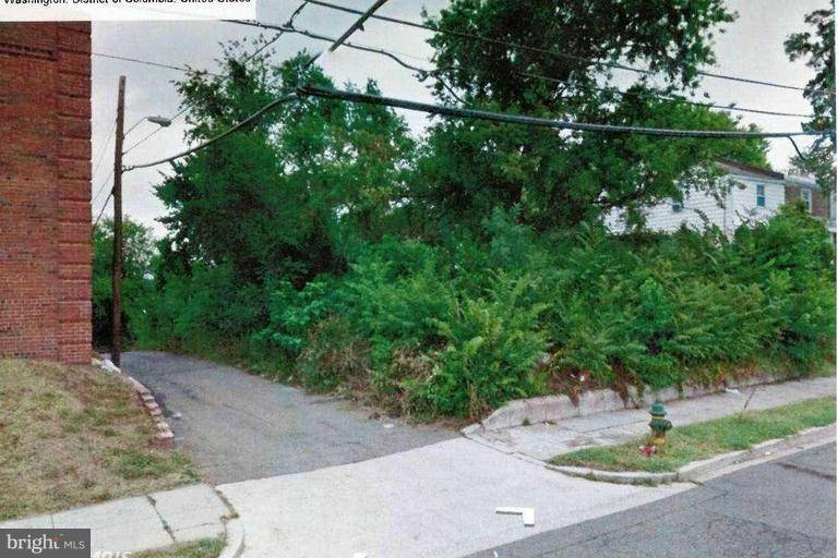 5044 JAY ST NE, Washington, DC 20019