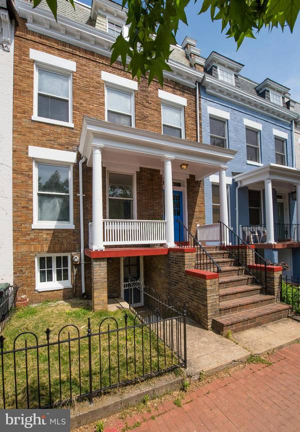 214 6TH ST SE, Washington, DC 20003