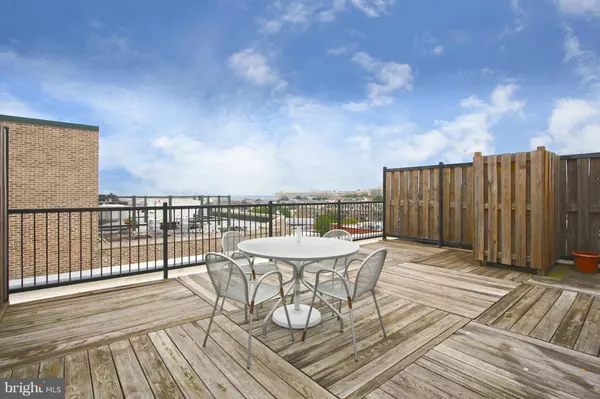 Washington, DC 20009,2412 17TH ST NW #403