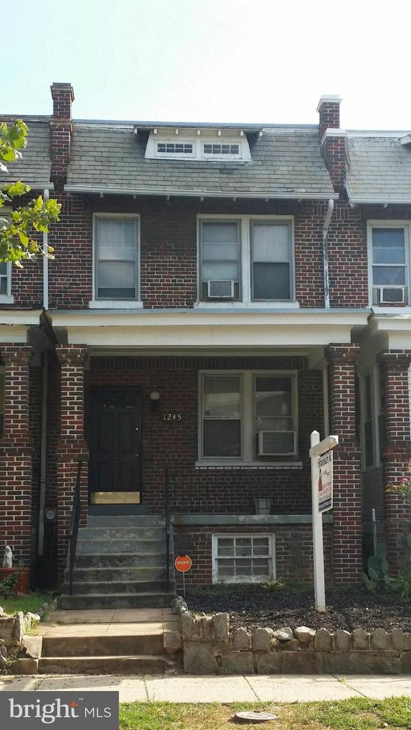 1245 OATES ST NE, Washington, DC 20002