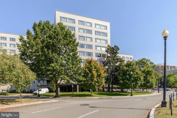 2475 VIRGINIA AVE NW ##104, Washington, DC 20037