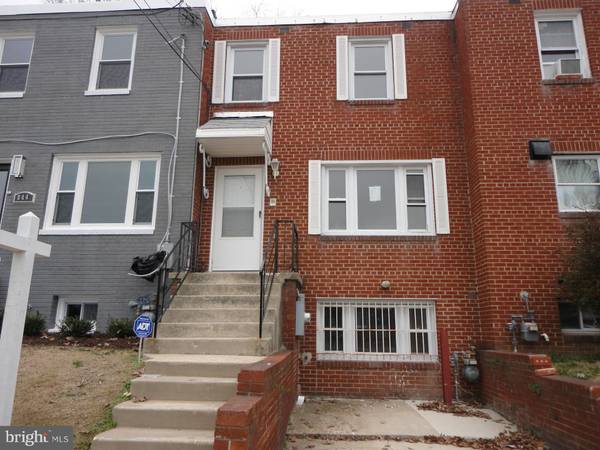 846 OGLETHORPE ST NE, Washington, DC 20011