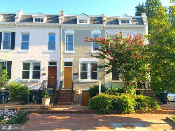 3254 Q ST N, Washington, DC 20007