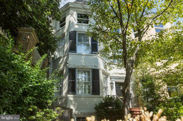 3025 DUMBARTON ST NW, Washington, DC 20007