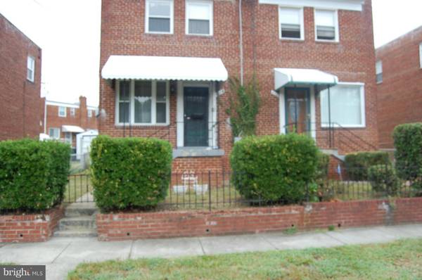 4218 FORT DUPONT TER SE, Washington, DC 20020