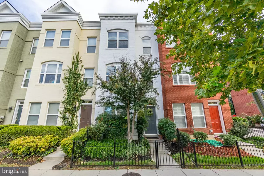 1217 V ST NW, Washington, DC 20009