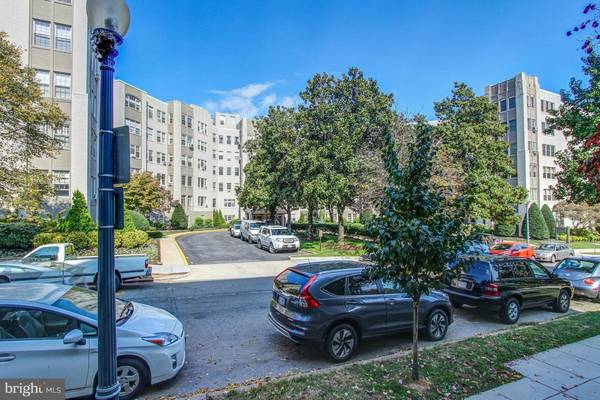 Washington, DC 20008,2737 DEVONSHIRE PL NW #9