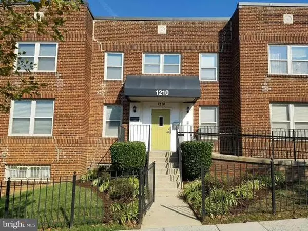 1210 HOLBROOK TER NE #104, Washington, DC 20002