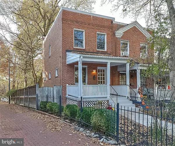 1887 INGLESIDE TER NW, Washington, DC 20010