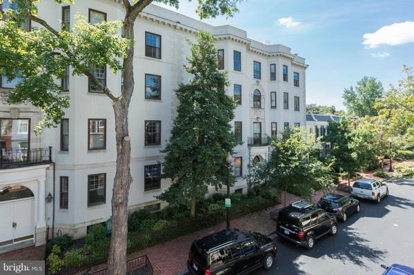 3020 DENT PL NW #12W, Washington, DC 20007