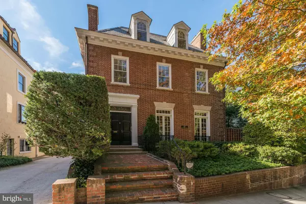 82 KALORAMA CIR NW, Washington, DC 20008