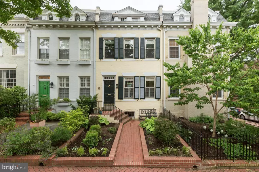 3042 DENT PL NW, Washington, DC 20007