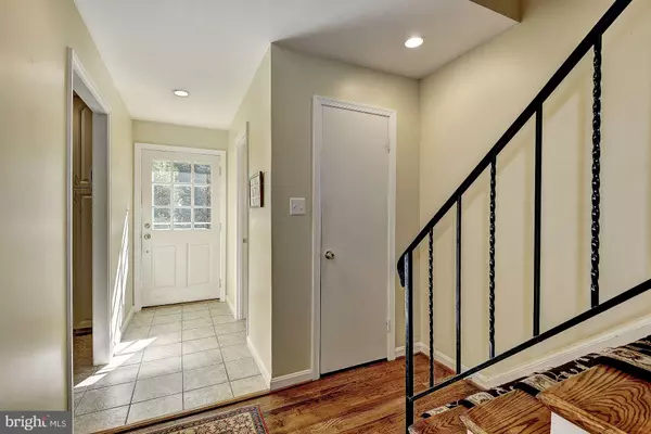 Reston, VA 20190,1544 CHATHAM COLONY CT