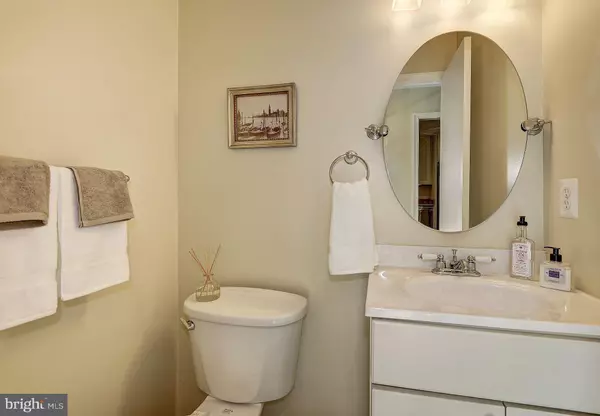 Reston, VA 20190,1544 CHATHAM COLONY CT