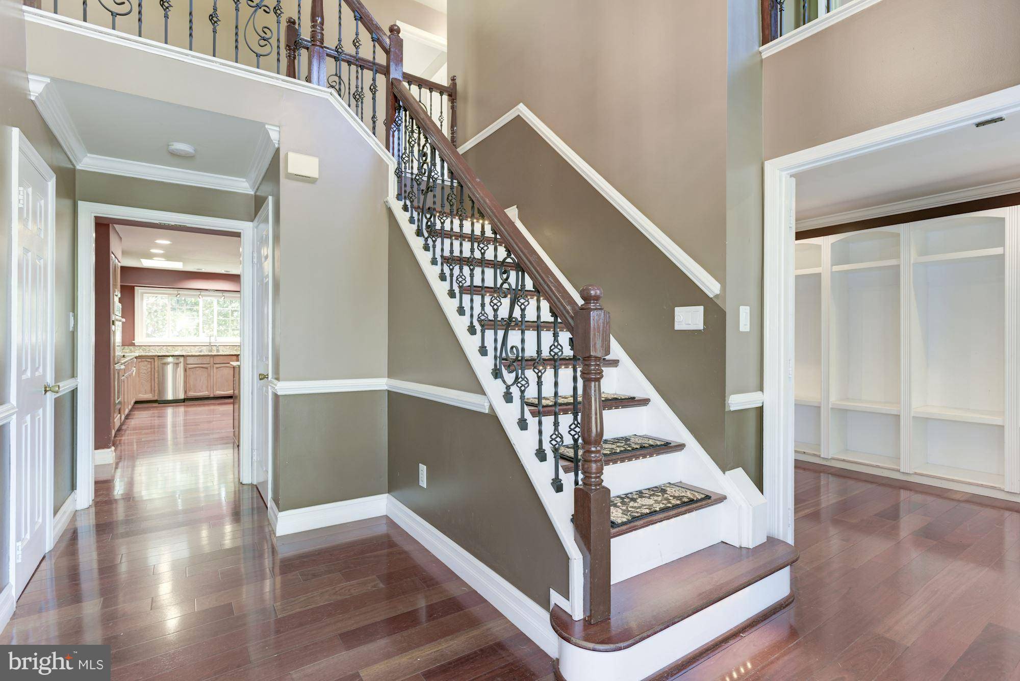Ashburn, VA 20147,43447 THISTLEWOOD CT