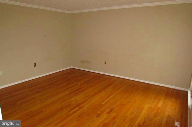 Herndon, VA 20170,908 BARKER HILL RD