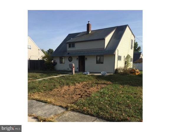 10 GREENBRIAR RD, Levittown, PA 19057