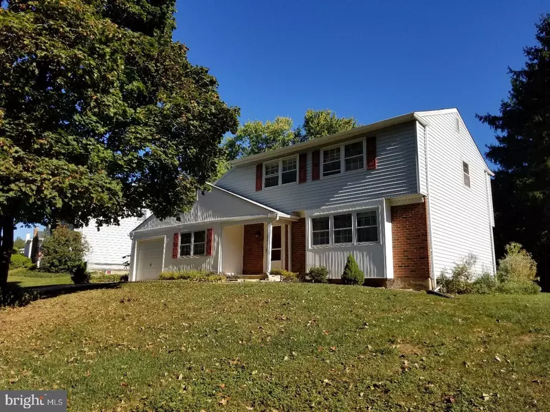 11 DECKER DR, Newark, DE 19711