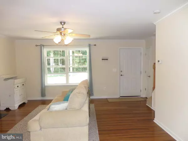 Colonial Beach, VA 22443,313 HOLLY WAY