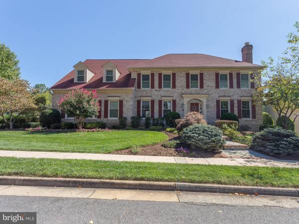 10305 GREENWOOD PL, Oakton, VA 22124