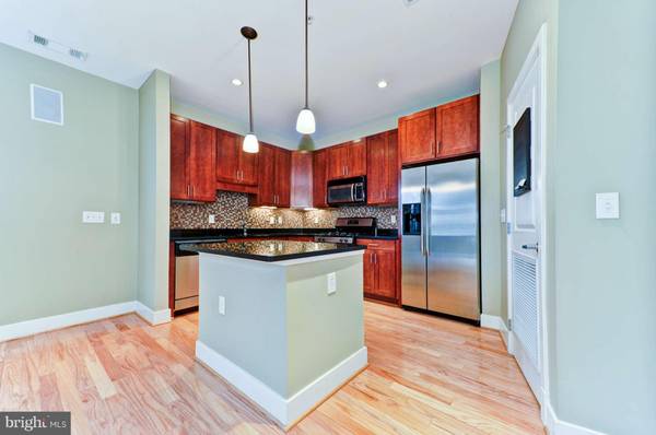 Arlington, VA 22209,1800 WILSON BLVD #121