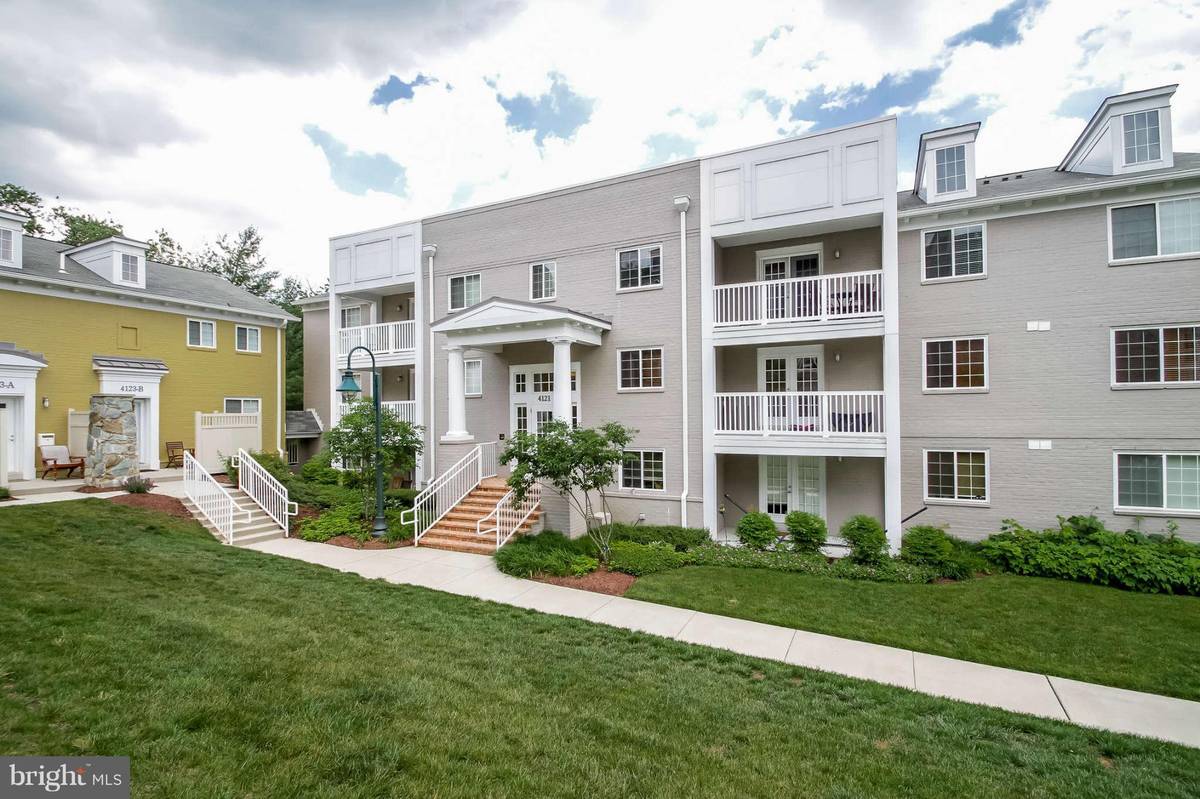 Arlington, VA 22204,4121 S FOUR MILE RUN DR #303