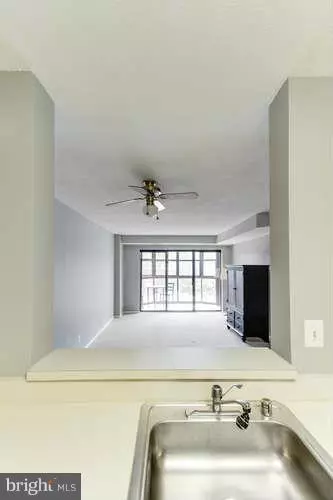 Arlington, VA 22201,2100 LEE HWY #318