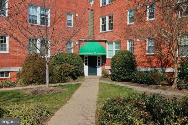 26 OLD GLEBE RD S #106-B, Arlington, VA 22204