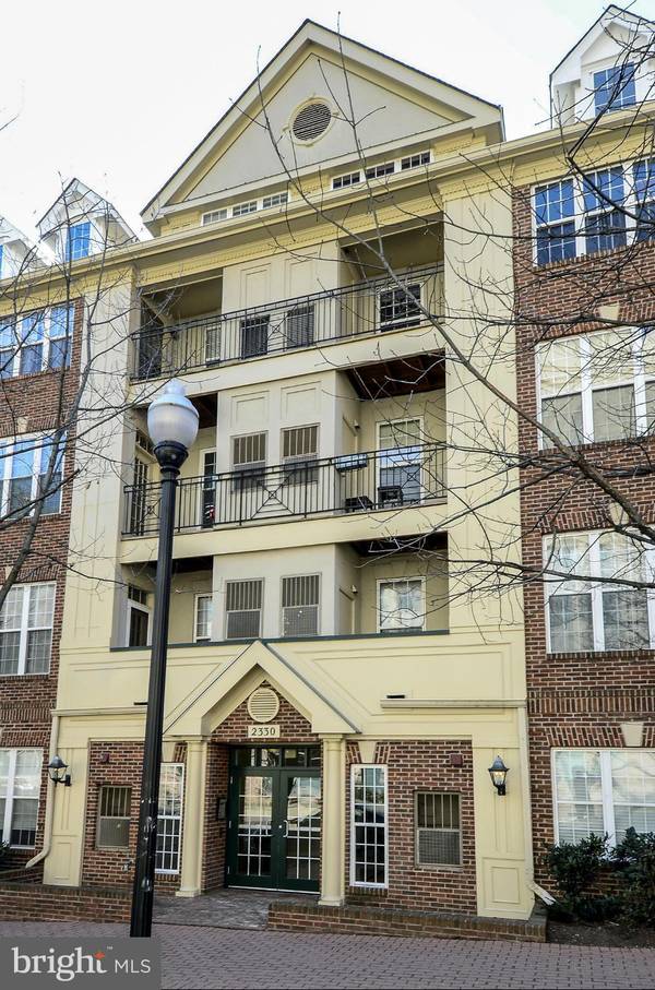 2330 14TH ST N #206, Arlington, VA 22201